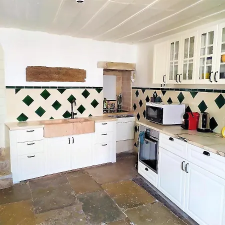 Charming Coastside * Colares