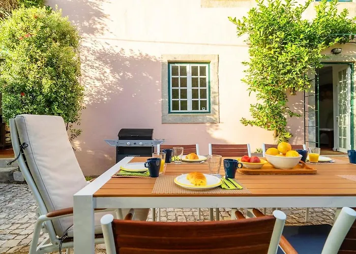 Charming Coastside Colares