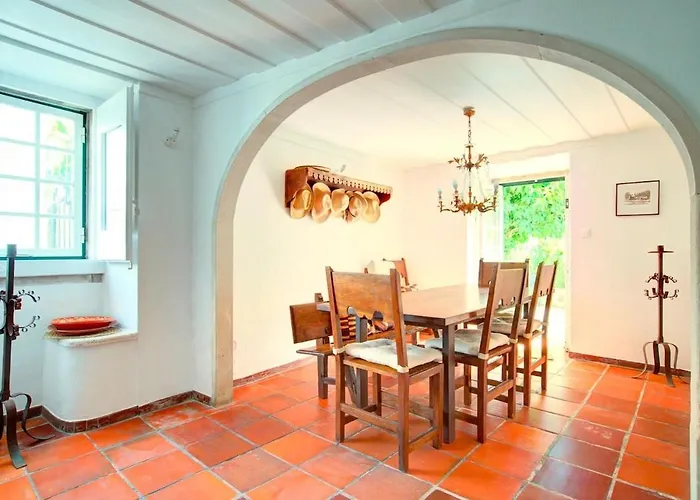 Villa Charming Coastside *