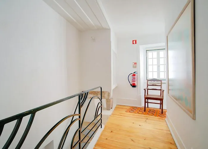 Charming Coastside * Colares