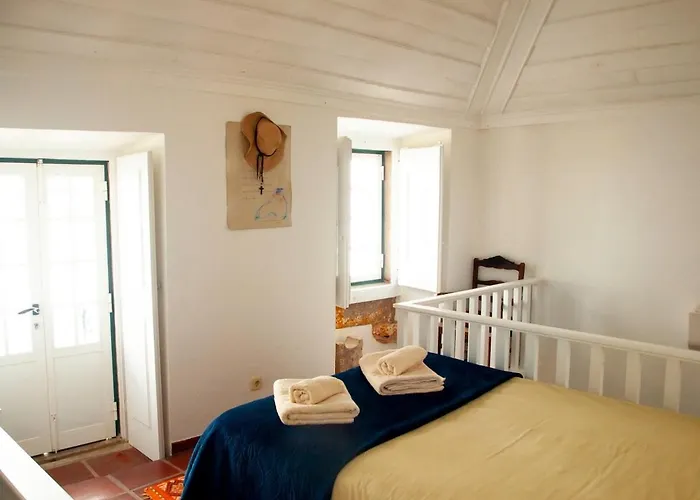 Charming Coastside Vila *