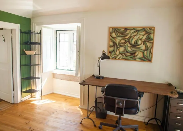 Charming Coastside Vila Colares